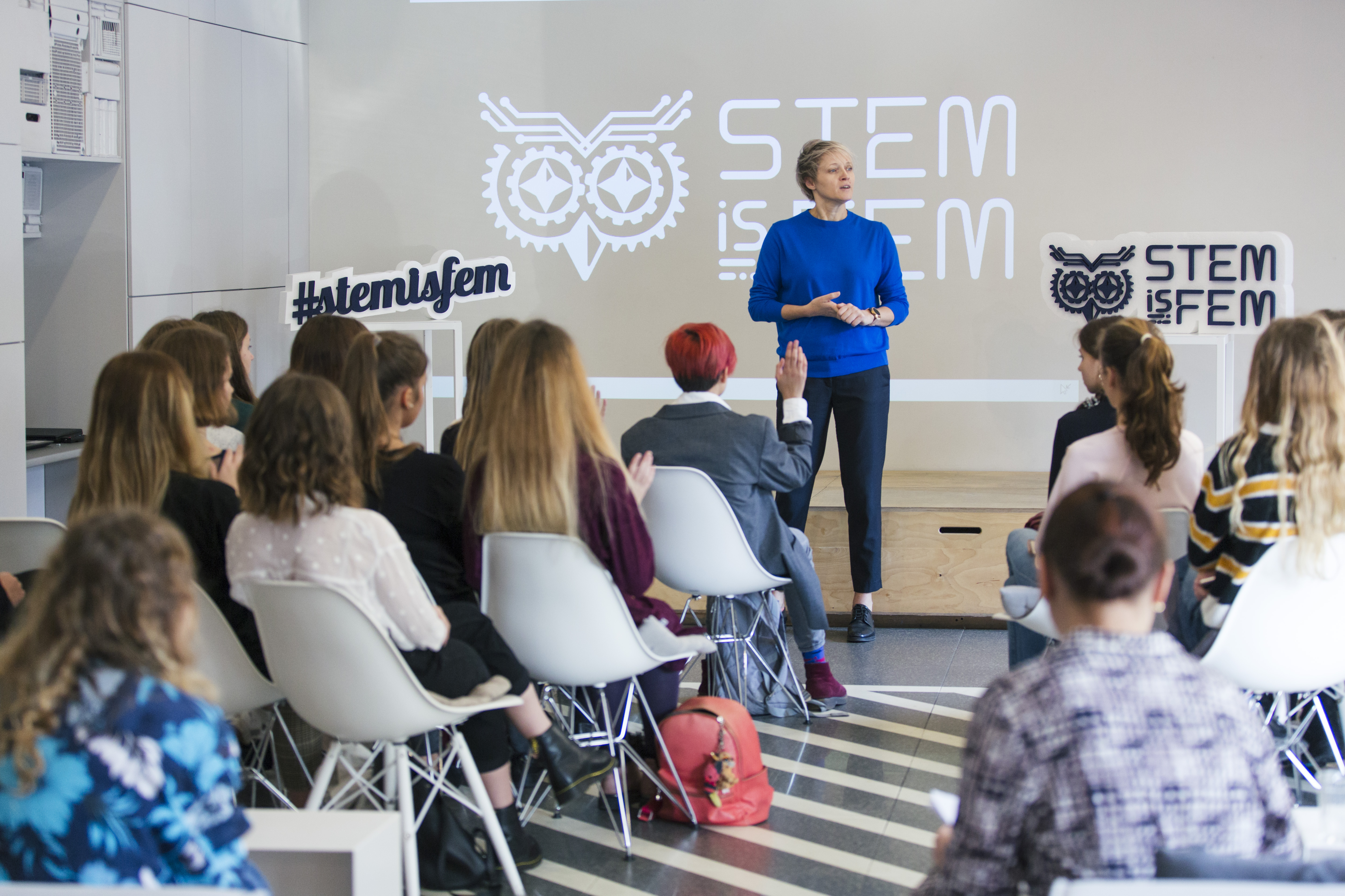 STEM is FEM провів перший освітній модуль з Біотехнологій